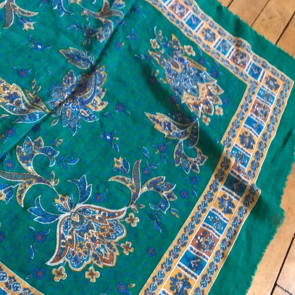 Ventez Green Floral‎ Scarf